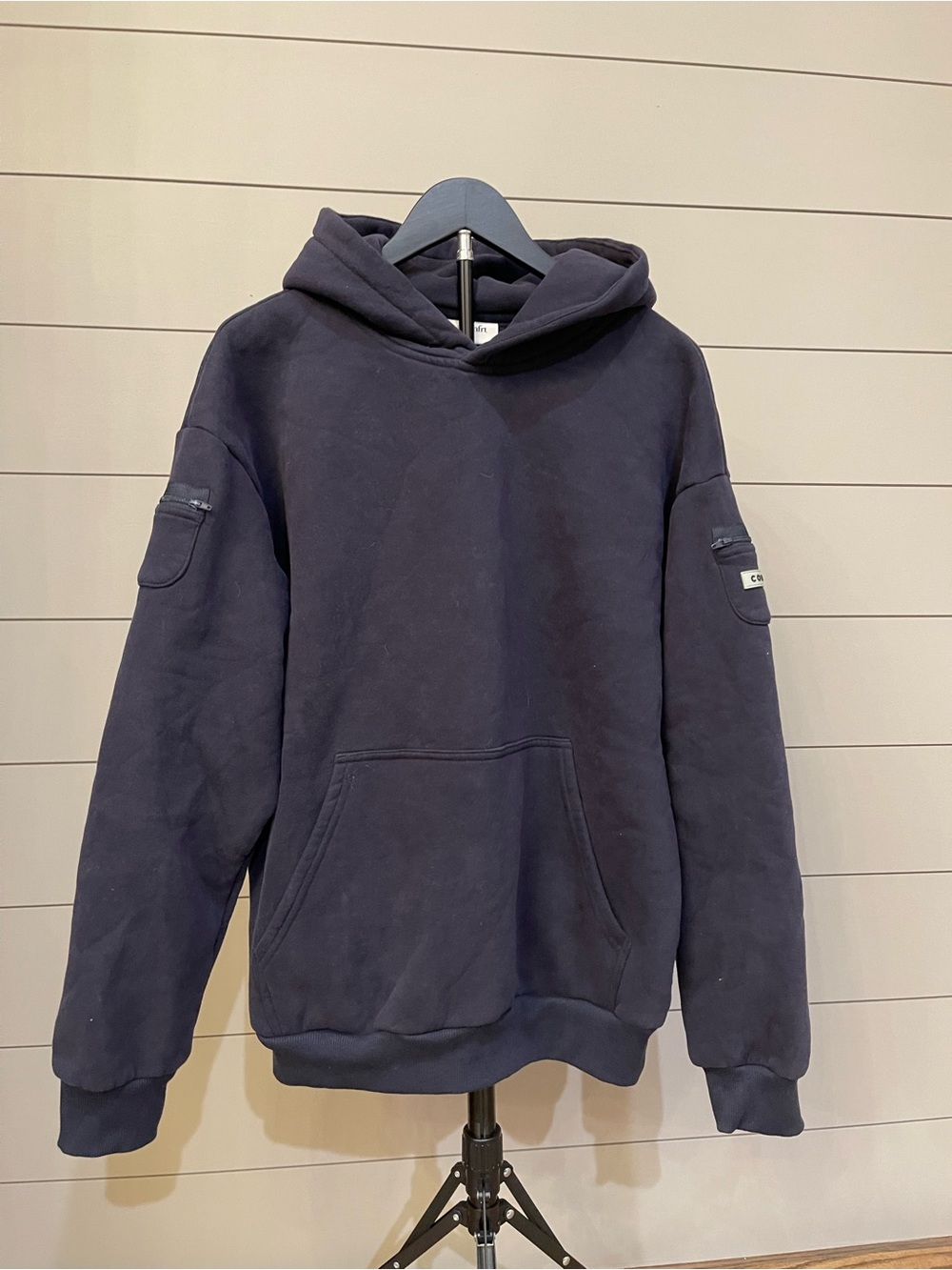 Comfrt Travel Essentials Hoodie – Navy – Medium
